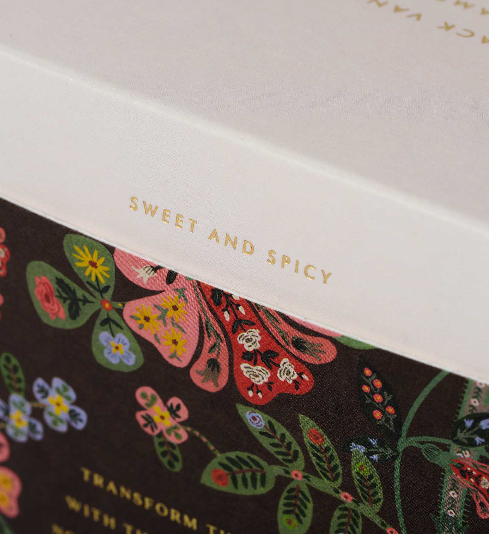 9.5 oz Candle - Amber and Black Vanilla